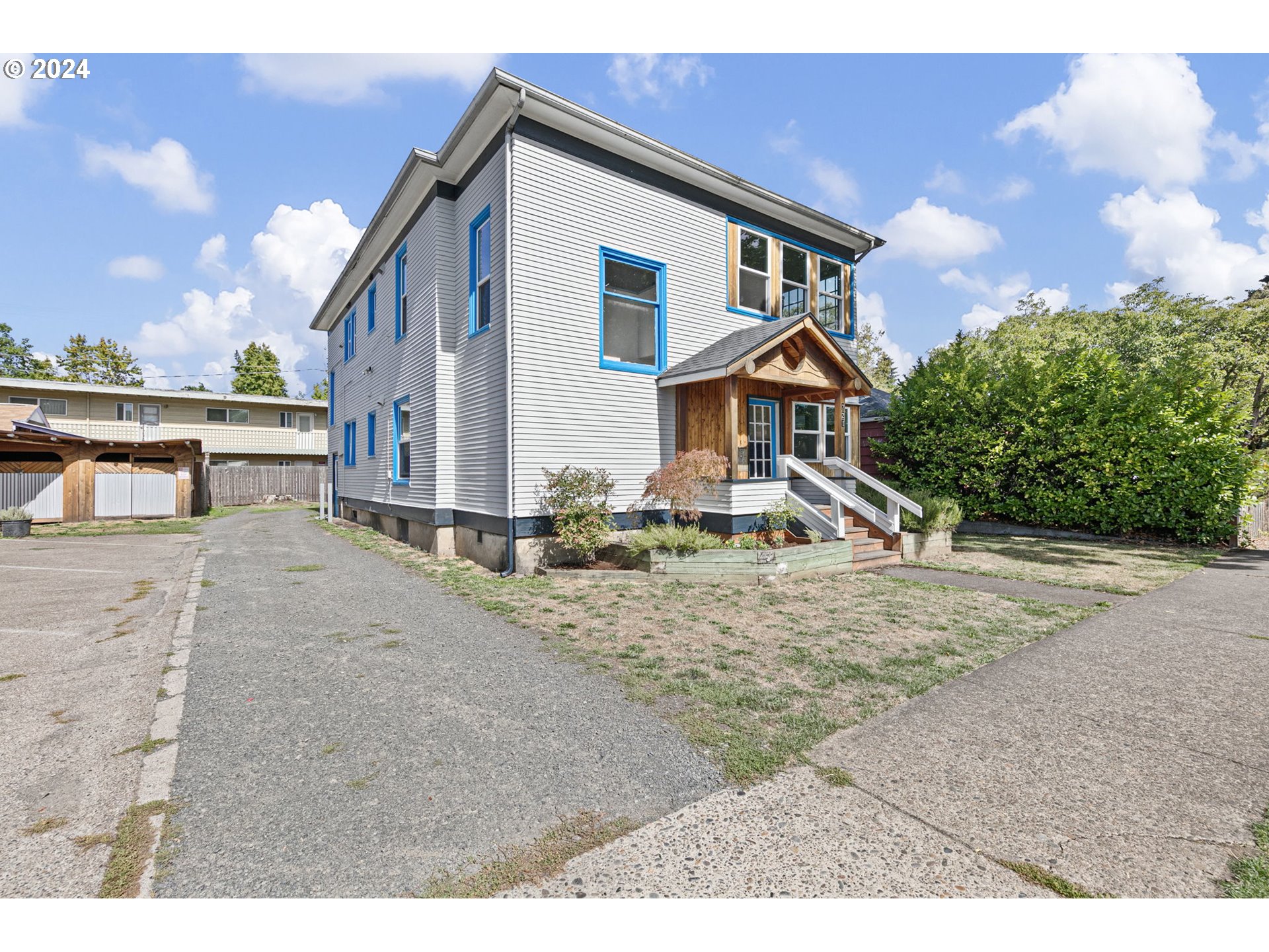 721 W 5th AVE