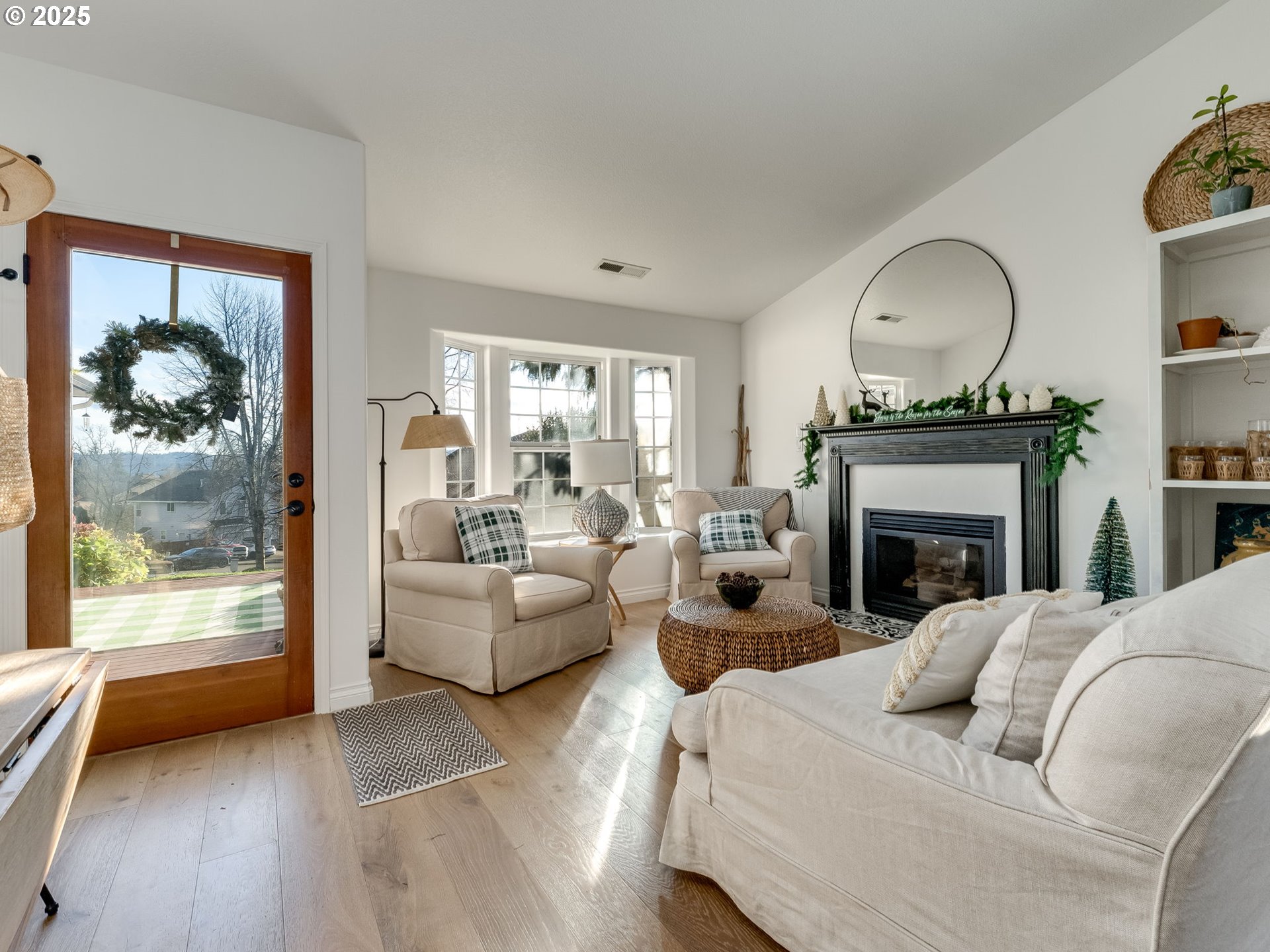 4577 ROLLING MEADOWS DR