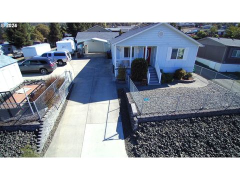 A home in Myrtle Creek