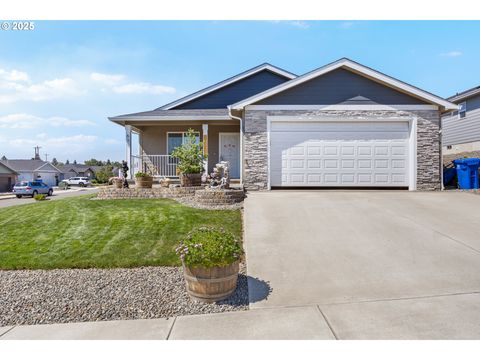 631 SE ROSE RIDGE DR Winston OR 97496