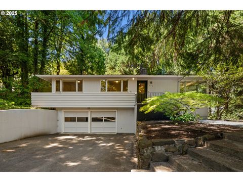 910 YORK RD Lake Oswego OR 97034