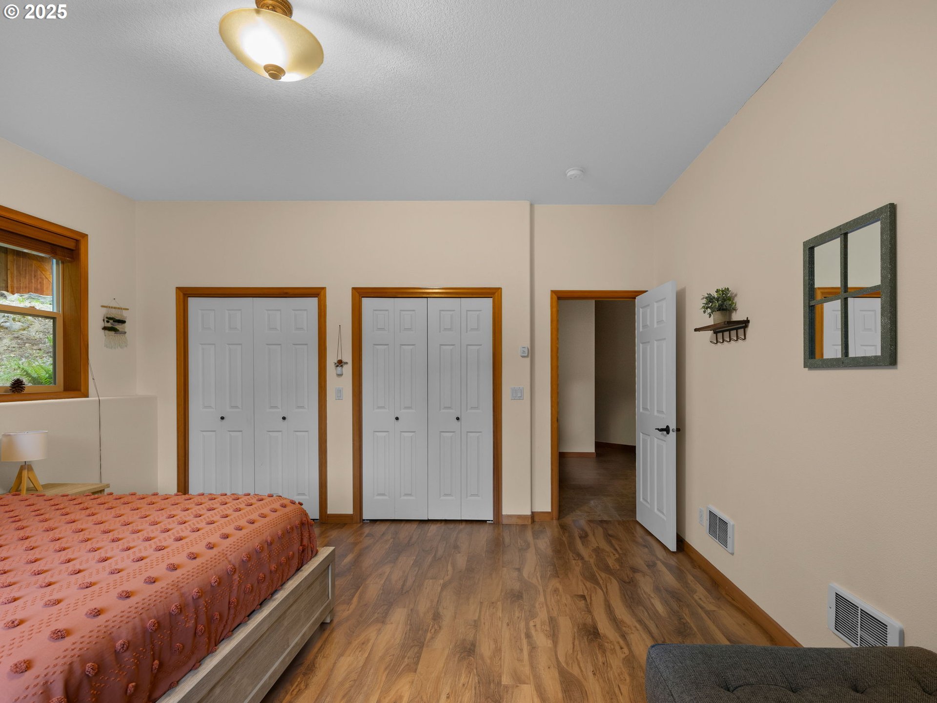 Rhododendron, Oregon 97049, United States, 4 Bedrooms Bedrooms, ,3 BathroomsBathrooms,Residential,Active,93126