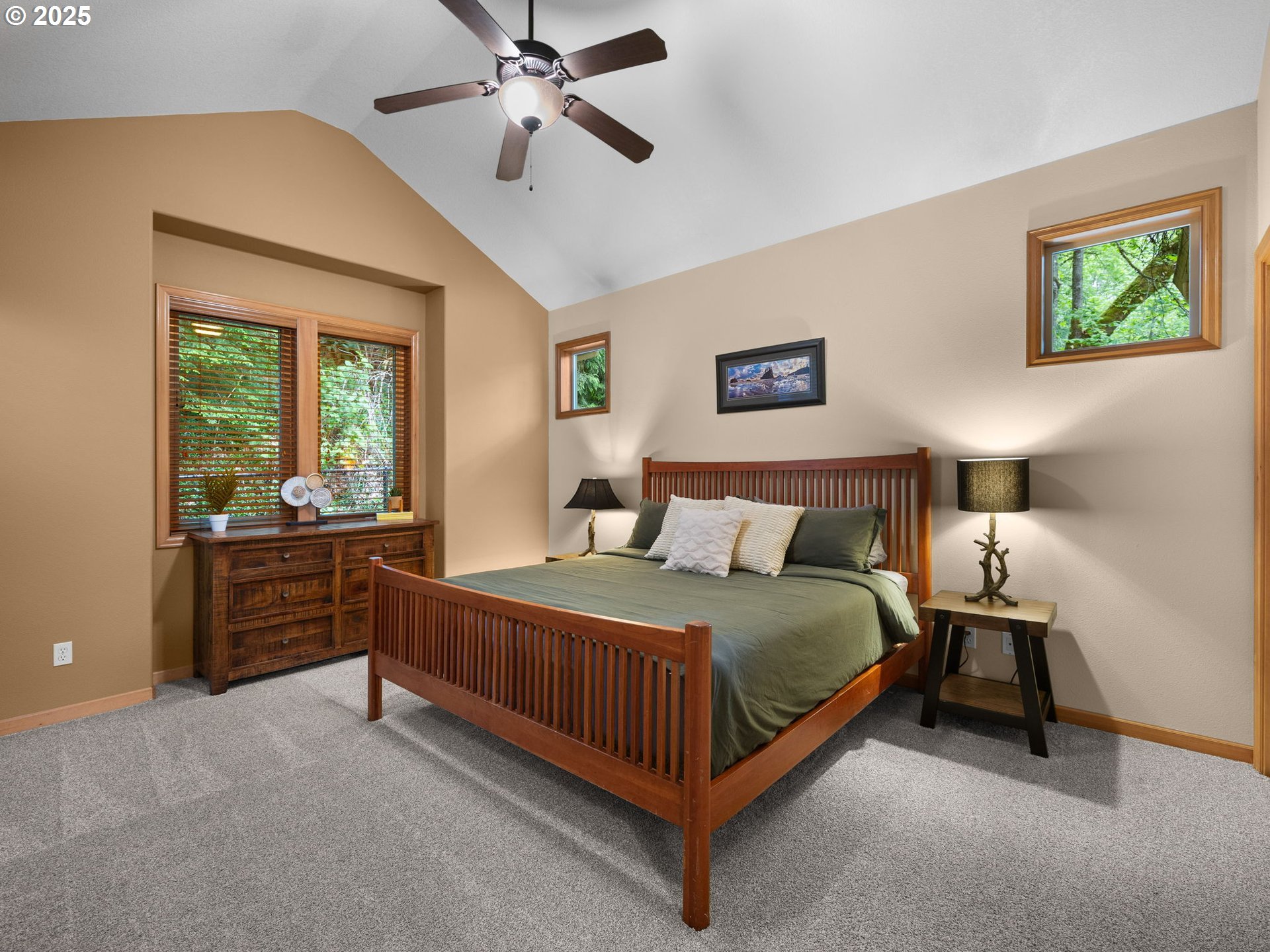 Rhododendron, Oregon 97049, United States, 4 Bedrooms Bedrooms, ,3 BathroomsBathrooms,Residential,Active,93126