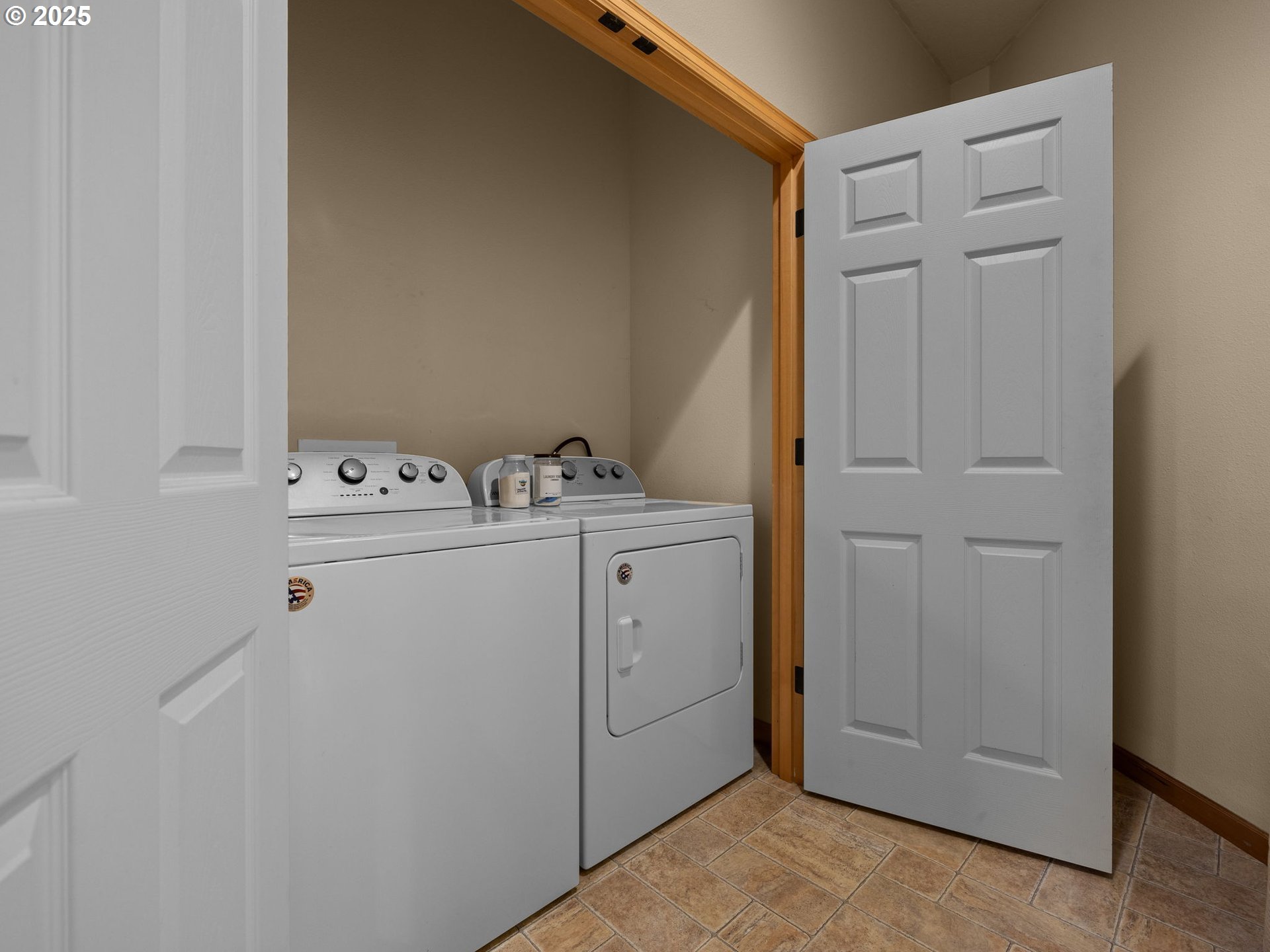 Rhododendron, Oregon 97049, United States, 4 Bedrooms Bedrooms, ,3 BathroomsBathrooms,Residential,Active,93126