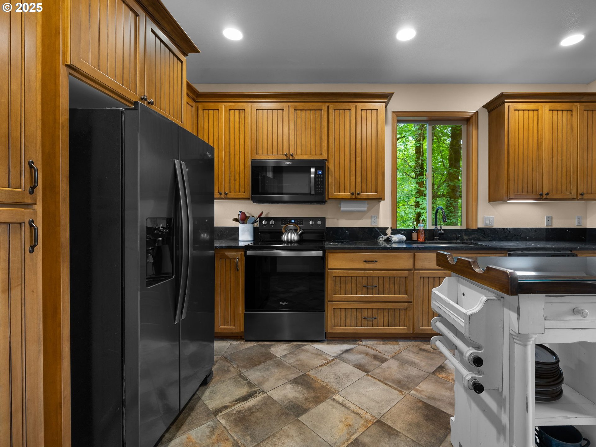 Rhododendron, Oregon 97049, United States, 4 Bedrooms Bedrooms, ,3 BathroomsBathrooms,Residential,Active,93126