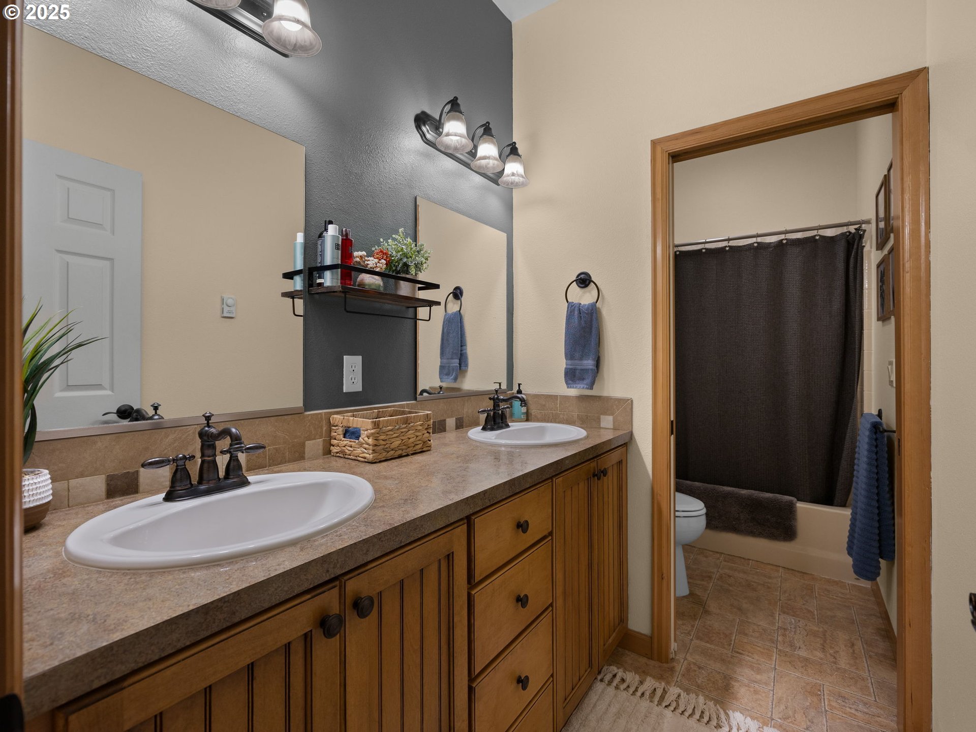 Rhododendron, Oregon 97049, United States, 4 Bedrooms Bedrooms, ,3 BathroomsBathrooms,Residential,Active,93126