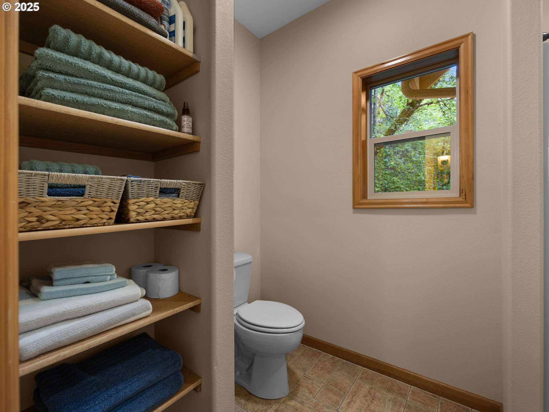 Rhododendron, Oregon 97049, United States, 4 Bedrooms Bedrooms, ,3 BathroomsBathrooms,Residential,Active,93126