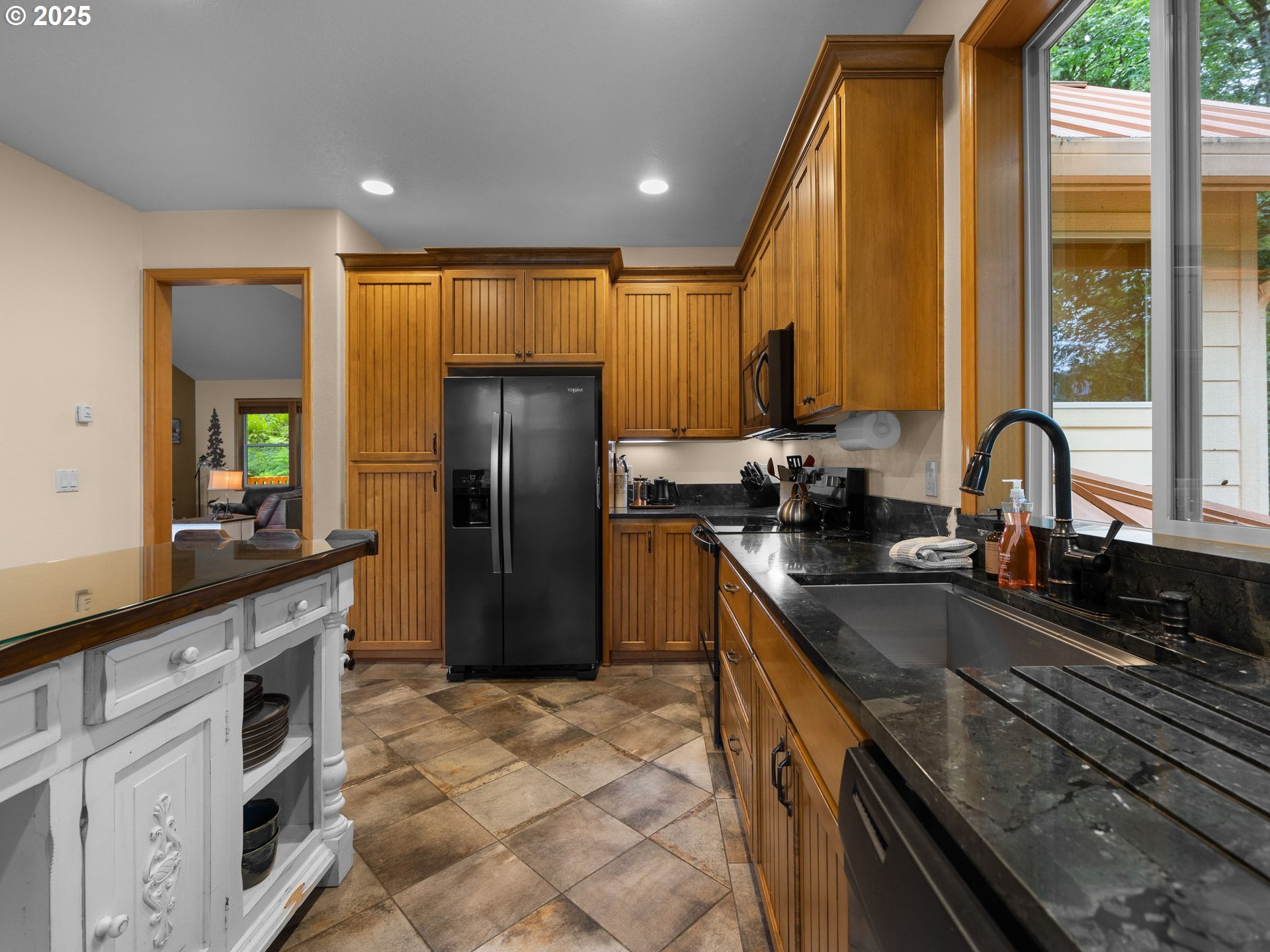 Rhododendron, Oregon 97049, United States, 4 Bedrooms Bedrooms, ,3 BathroomsBathrooms,Residential,Active,93126