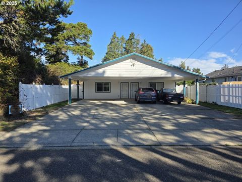 1635 30TH ST Florence OR 97439