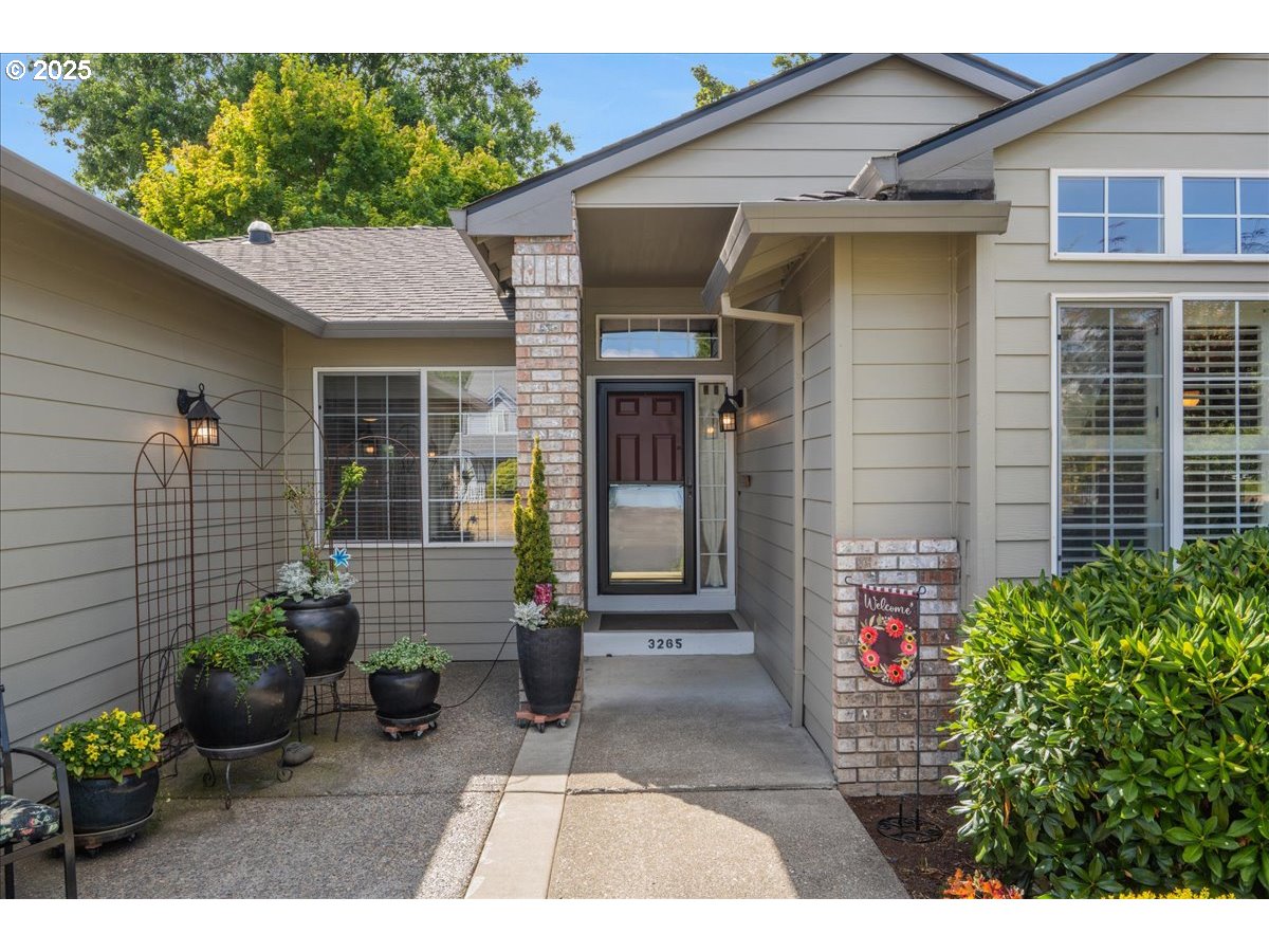 3265 NE GLENCOE OAKS PL
