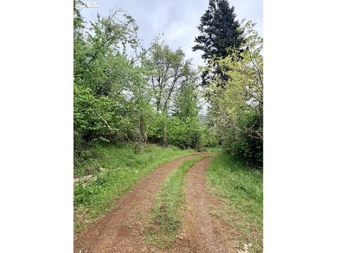Tiny photo for 32424 Camas Swale Rd, Creswell, OR 97426 (MLS # 656208812)