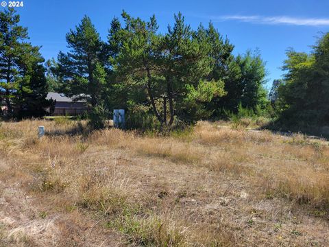 821 JACOBSON WAY Lakeside OR 97449