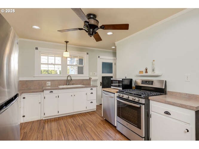 Newberg, Oregon 97132, United States, 4 Bedrooms Bedrooms, ,2 BathroomsBathrooms,Residential,Active,151557