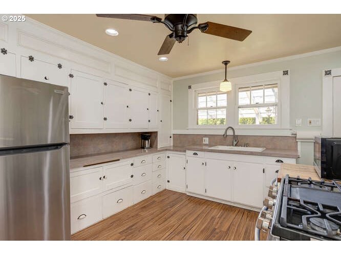 Newberg, Oregon 97132, United States, 4 Bedrooms Bedrooms, ,2 BathroomsBathrooms,Residential,Active,151557