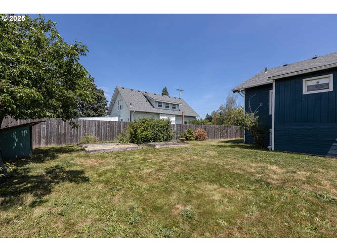 Newberg, Oregon 97132, United States, 4 Bedrooms Bedrooms, ,2 BathroomsBathrooms,Residential,Active,151557