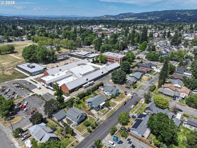 Newberg, Oregon 97132, United States, 4 Bedrooms Bedrooms, ,2 BathroomsBathrooms,Residential,Active,151557