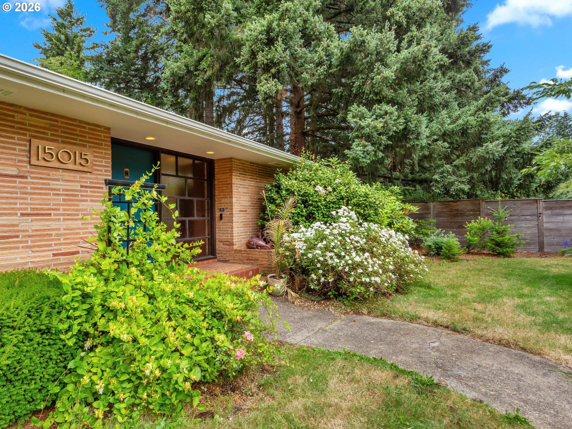 15015 NE MULTNOMAH ST