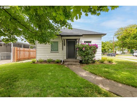 2407 N ROSA PARKS WAY Portland OR 97217