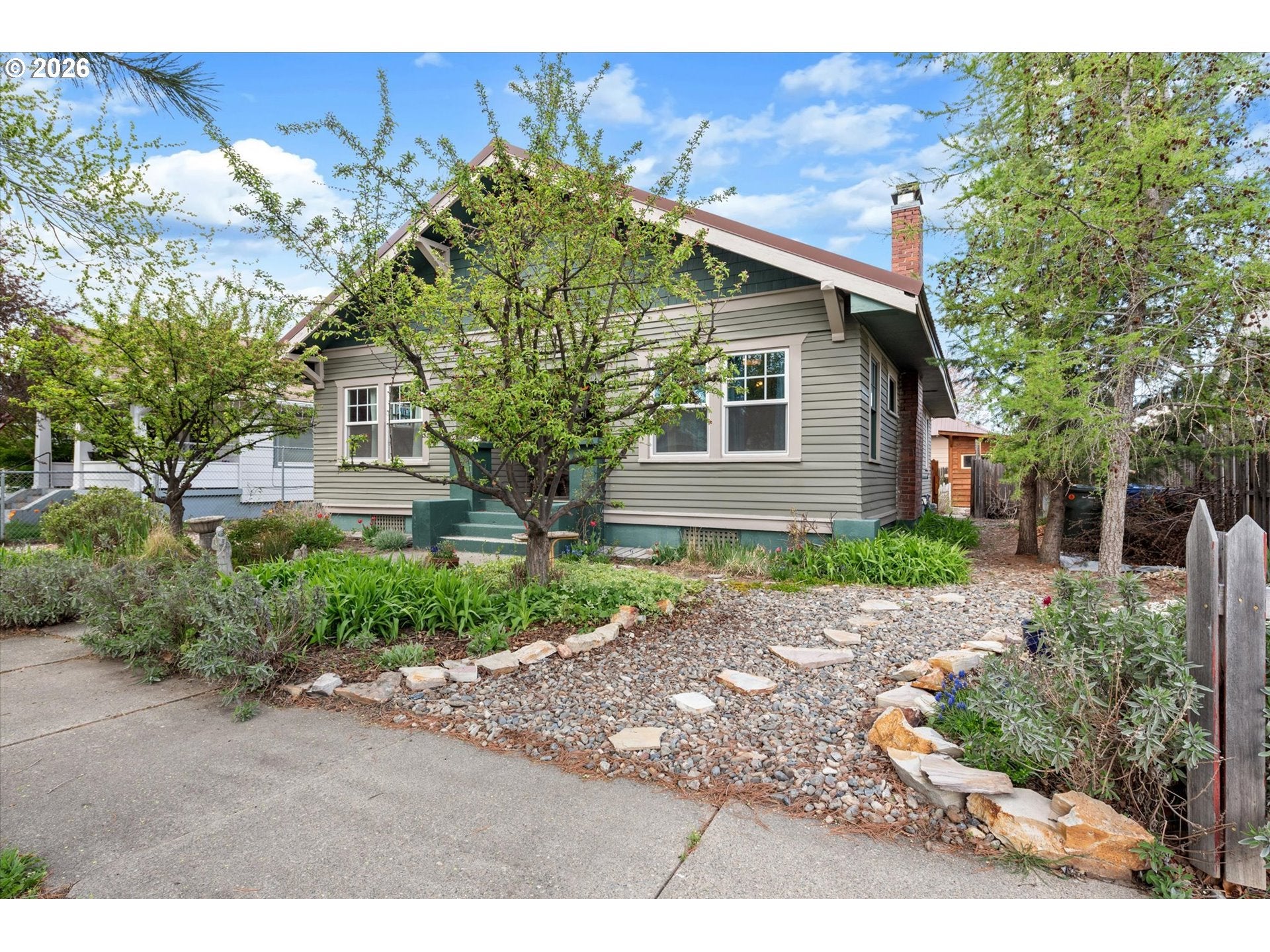 2504 VALLEY AVE