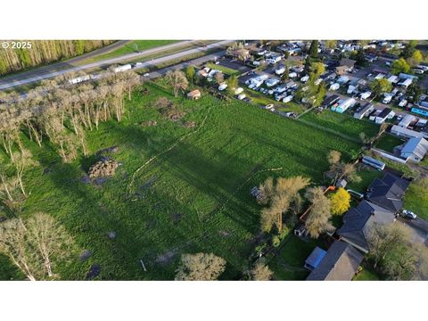 Photo of 840 Airport Rd, Albany, OR 97322 (MLS # 560658359)