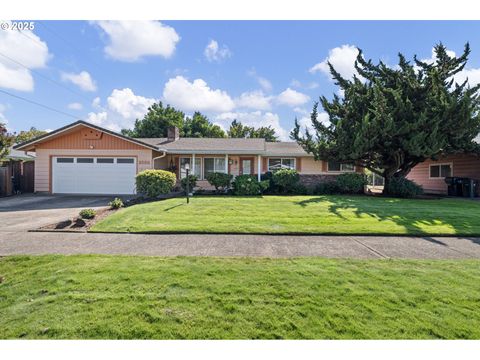 2556 DOVER DR Eugene OR 97404