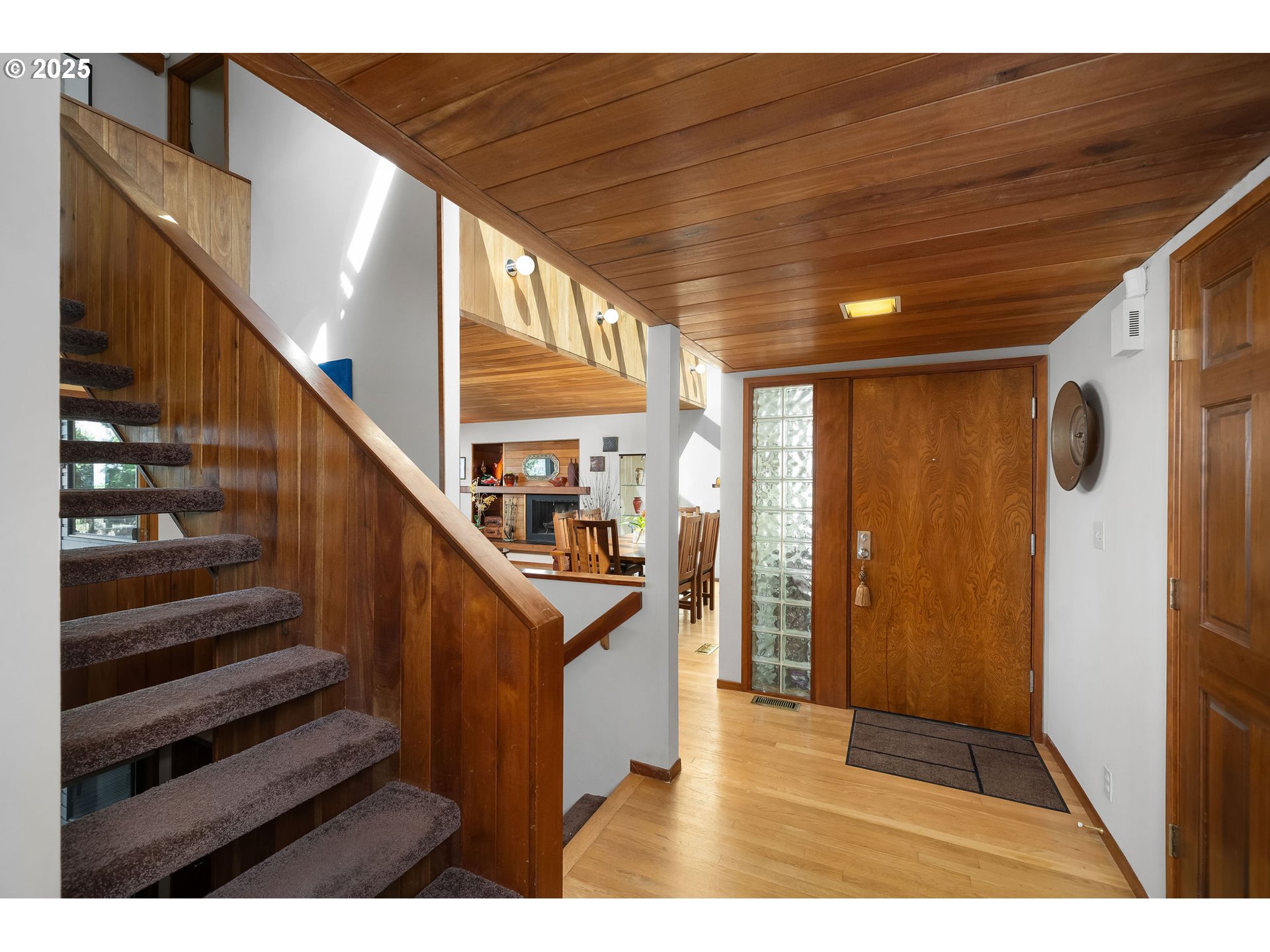 3123 NE ROCKY BUTTE RD
