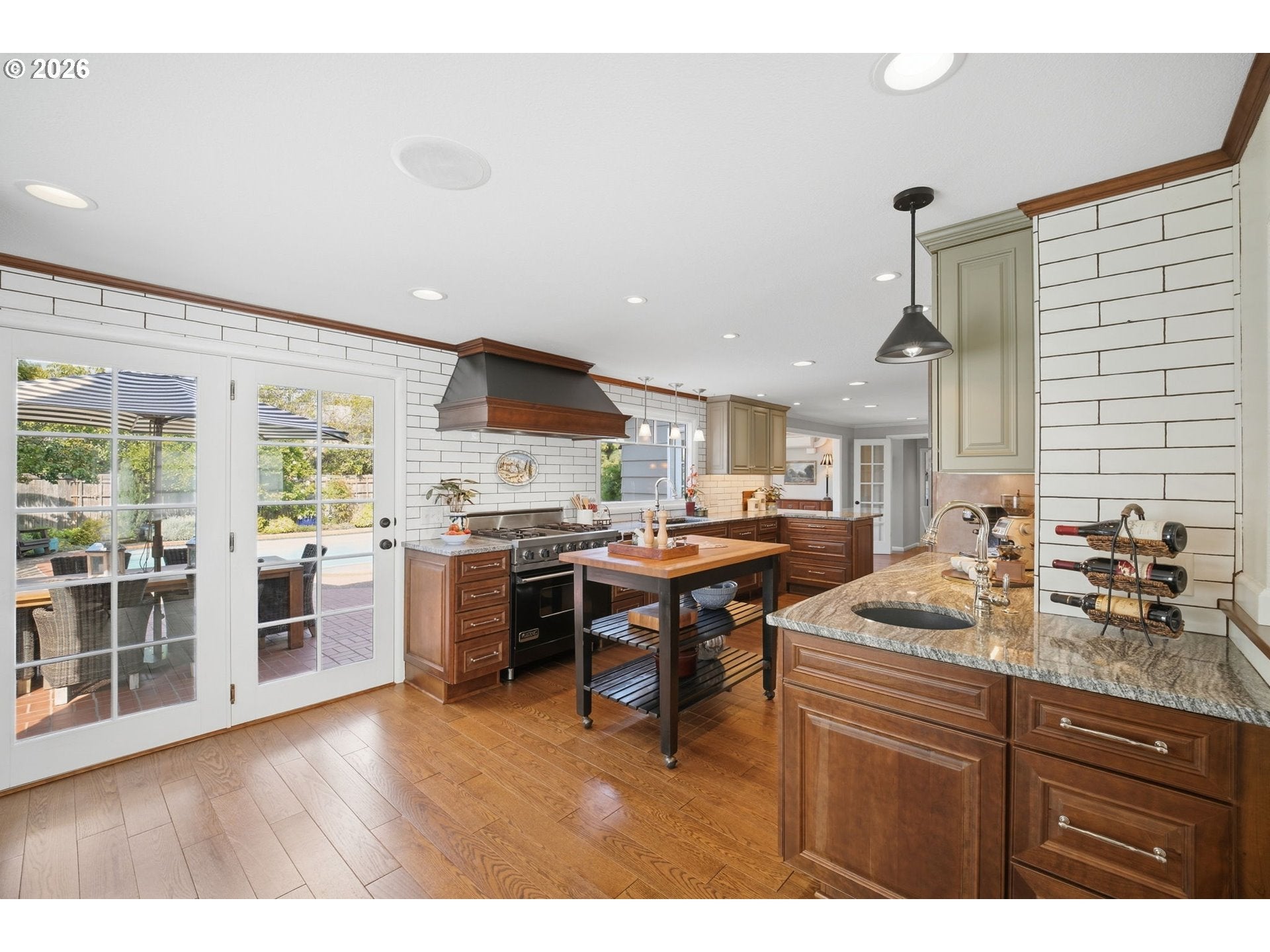 1375 FLINTRIDGE AVE
