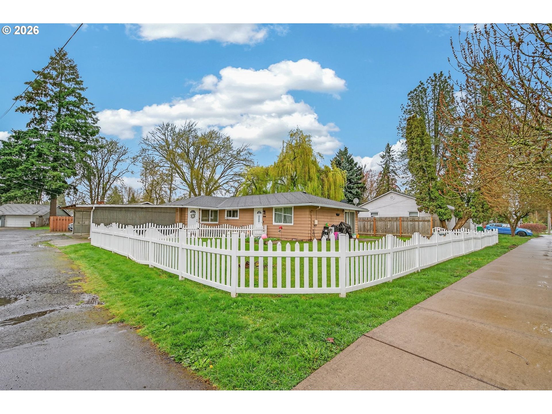 662/664 NW CONNELL AVE