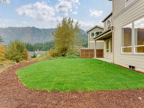 A home in Cascade Locks