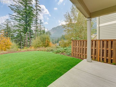 A home in Cascade Locks