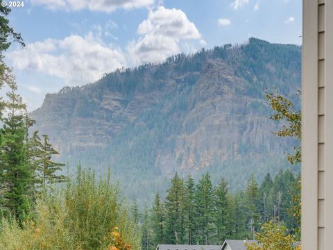 A home in Cascade Locks