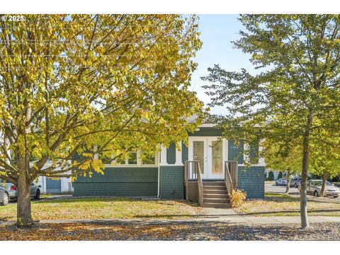 6304 N BURRAGE AVE Portland OR 97217