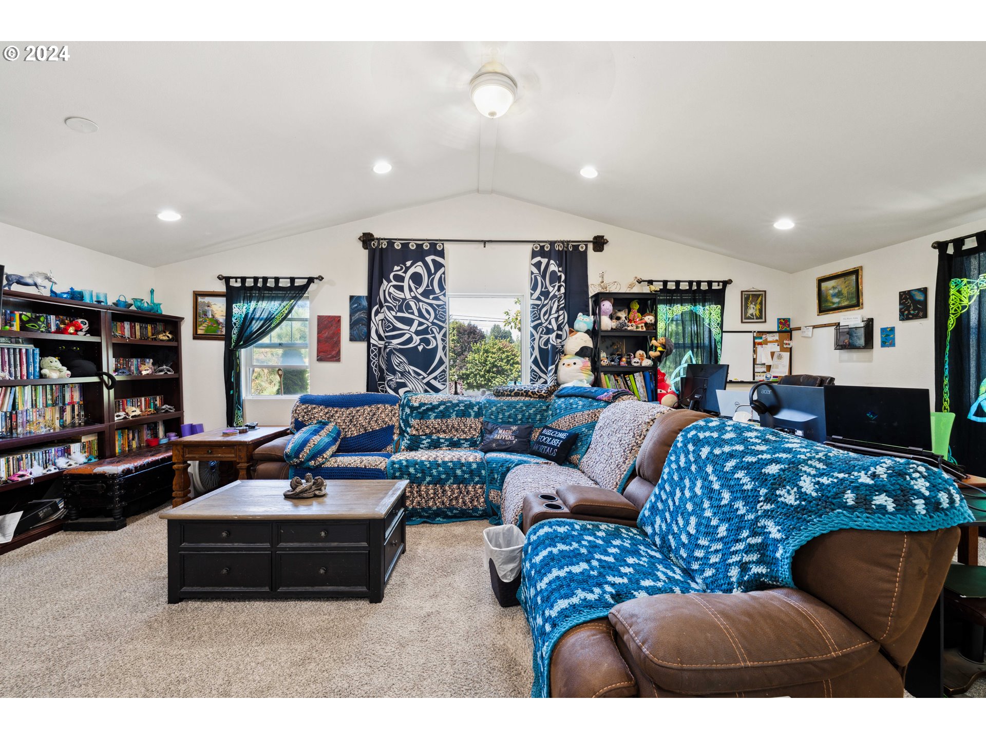 1123 OREGON AVE