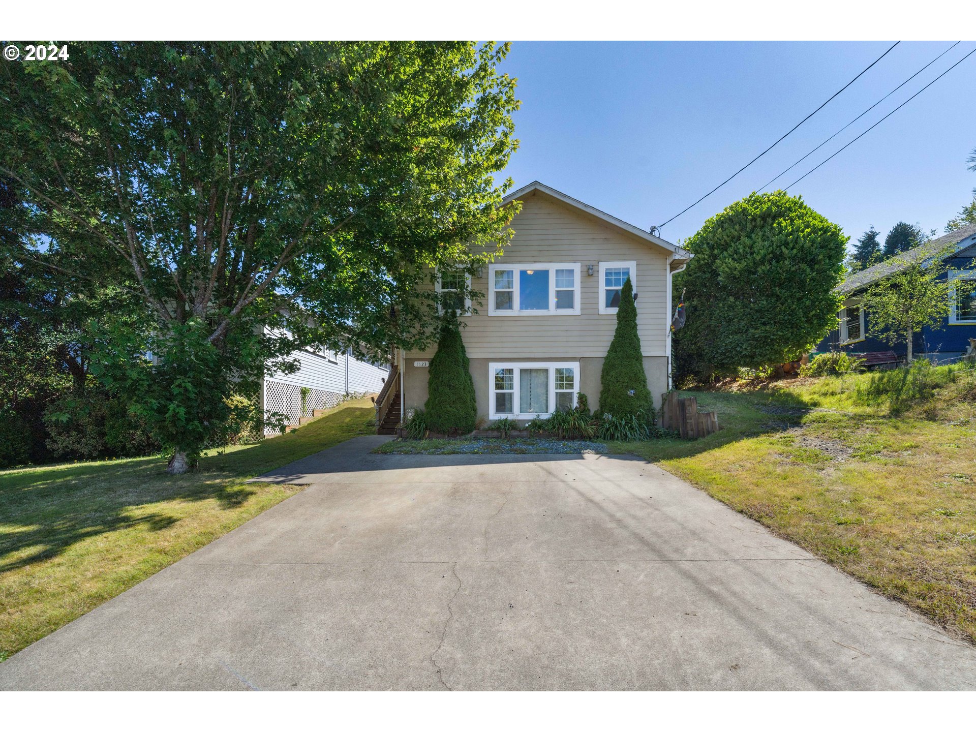 1123 OREGON AVE