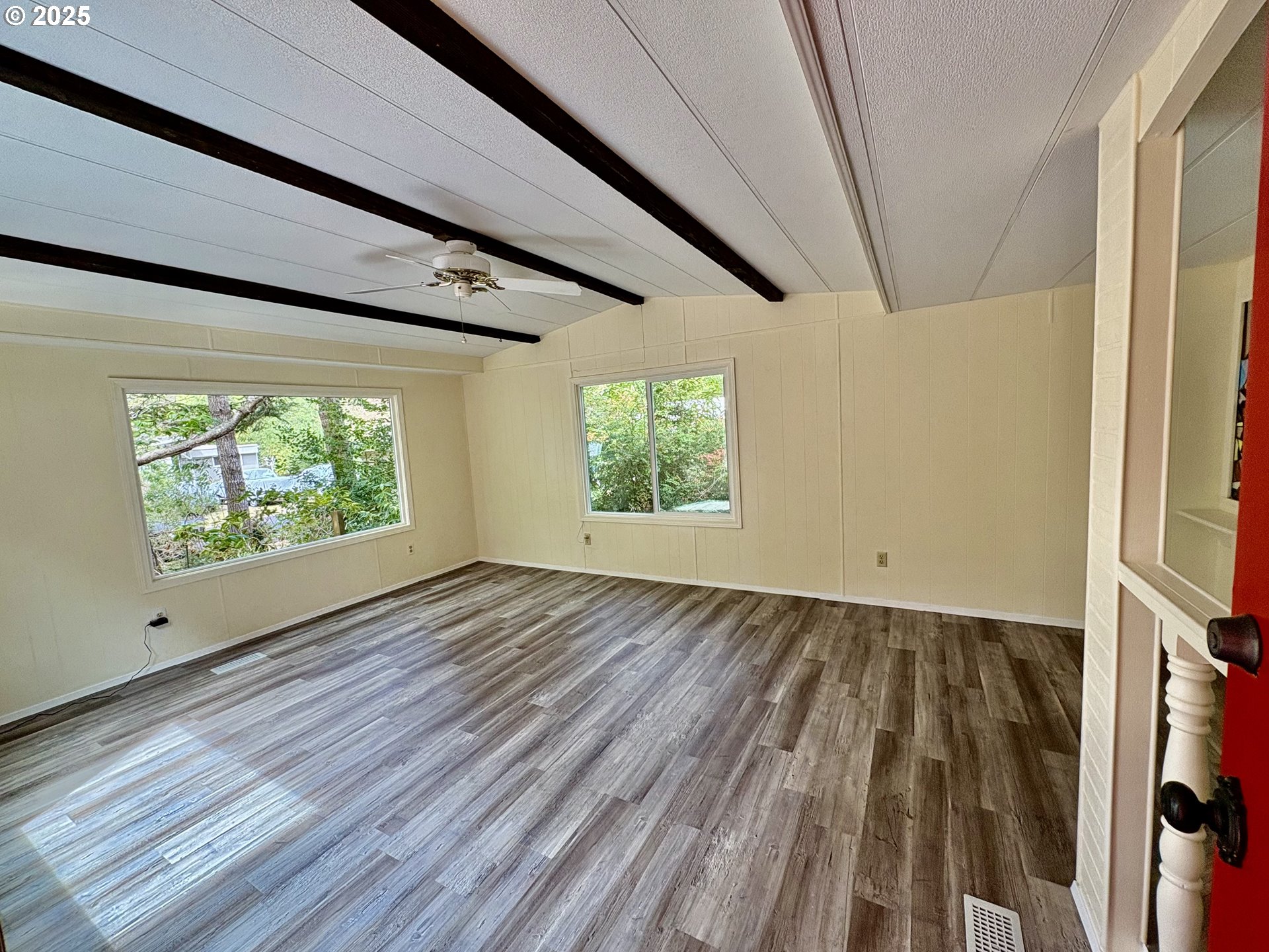 1600 RHODODENDRON DR 91