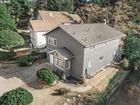 A home in Yachats