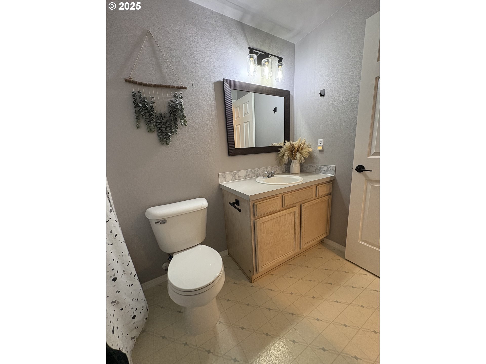 Dallas, Oregon 97338, United States, 3 Bedrooms Bedrooms, ,2 BathroomsBathrooms,Residential,Pending,171496