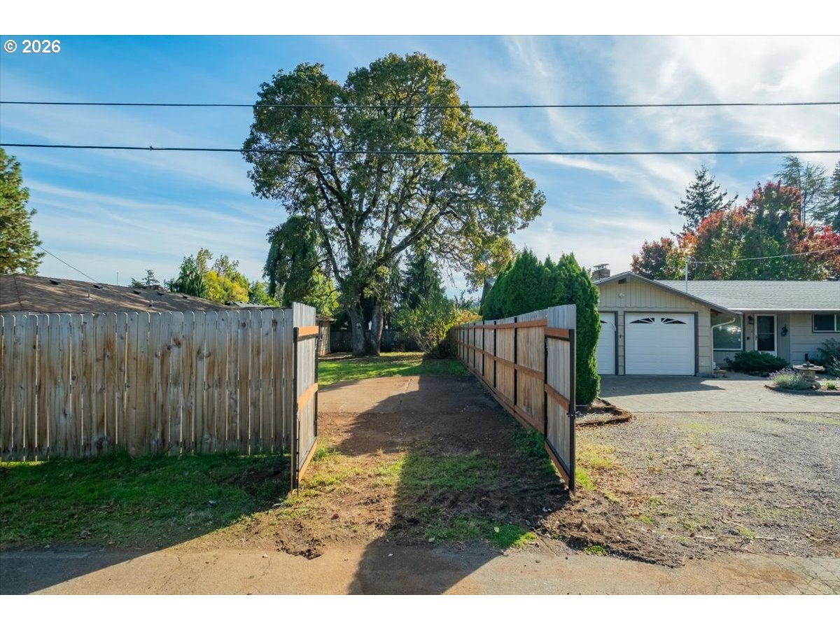 3603 PIONEER DR SE
