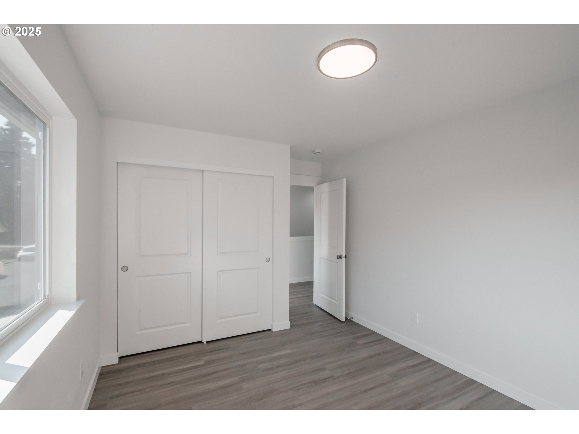 Lebanon, Oregon 97355, United States, 3 Bedrooms Bedrooms, ,3 BathroomsBathrooms,Residential,Pending,242425