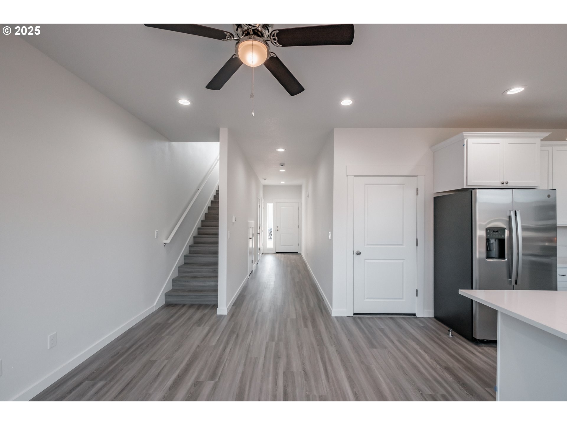 Lebanon, Oregon 97355, United States, 3 Bedrooms Bedrooms, ,3 BathroomsBathrooms,Residential,Pending,242425