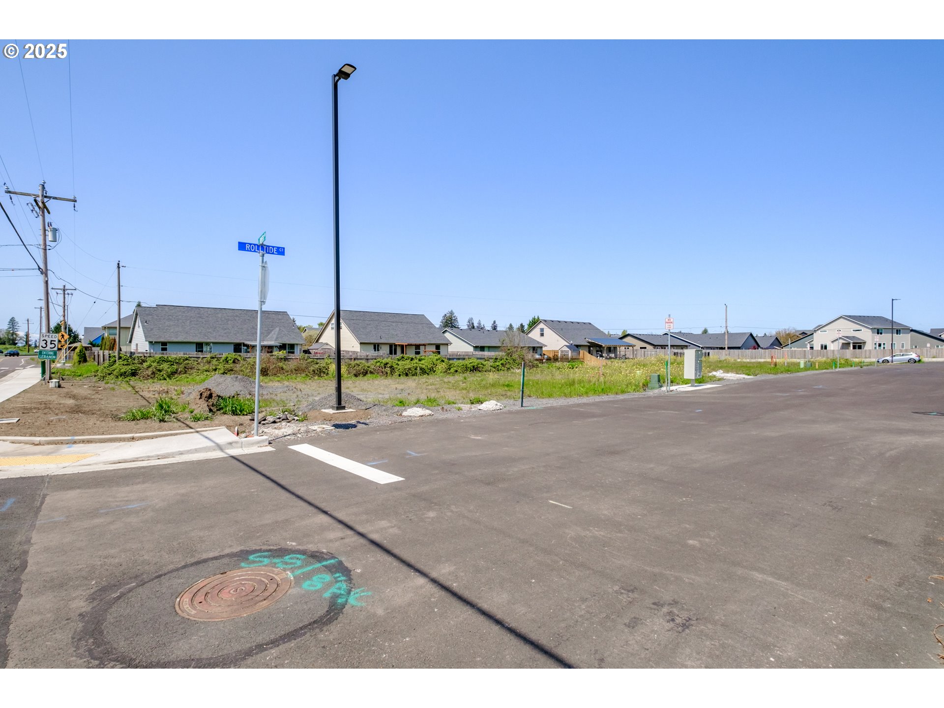 Lebanon, Oregon 97355, United States, 3 Bedrooms Bedrooms, ,3 BathroomsBathrooms,Residential,Pending,242425