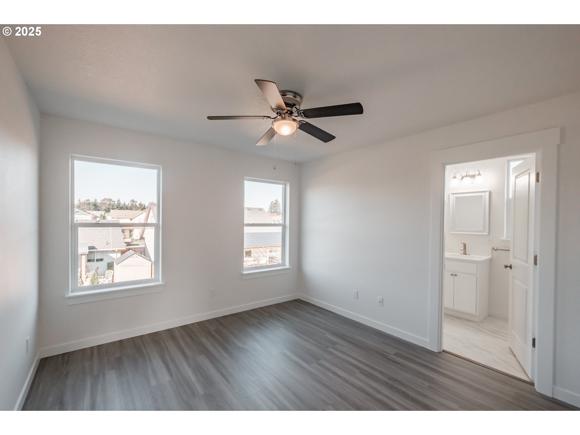 Lebanon, Oregon 97355, United States, 3 Bedrooms Bedrooms, ,3 BathroomsBathrooms,Residential,Pending,242425