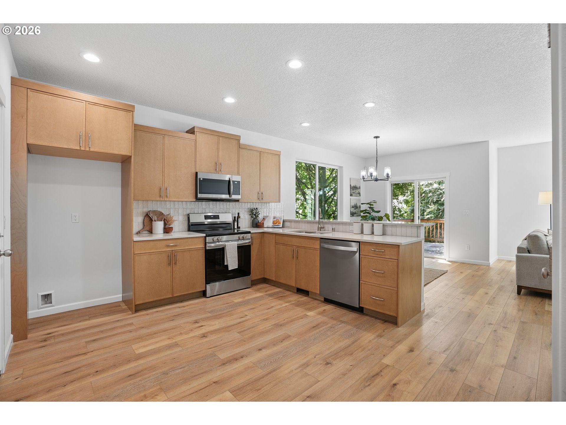 1927 SE 113TH CT