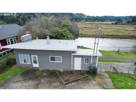 901 SOUTHWEST BLVD Coos Bay OR 97420