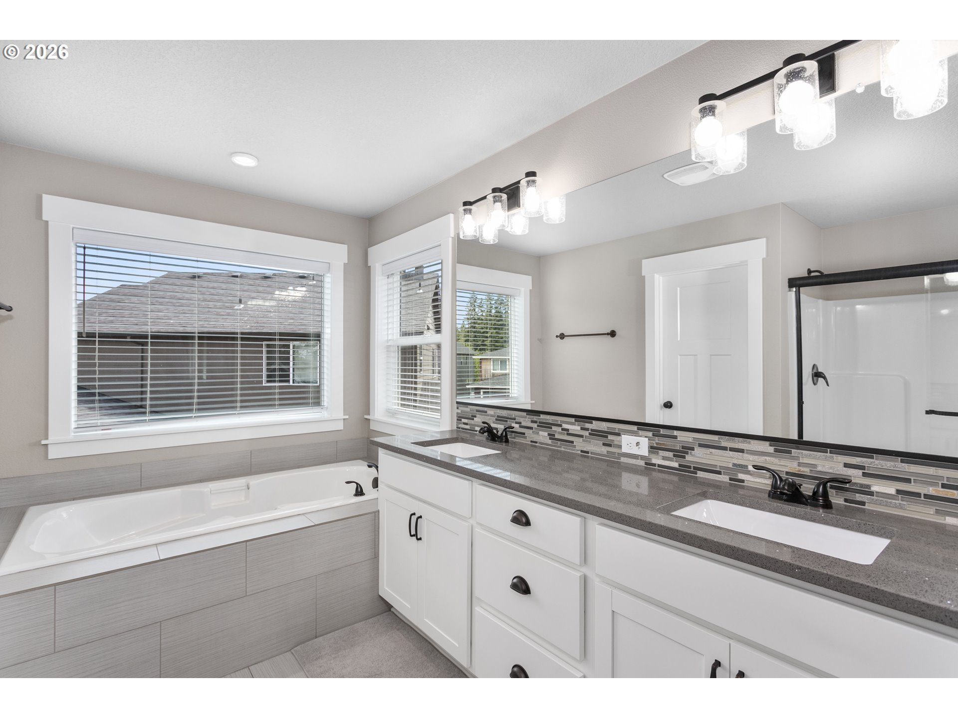 1001 NE REGAN HILL LOOP