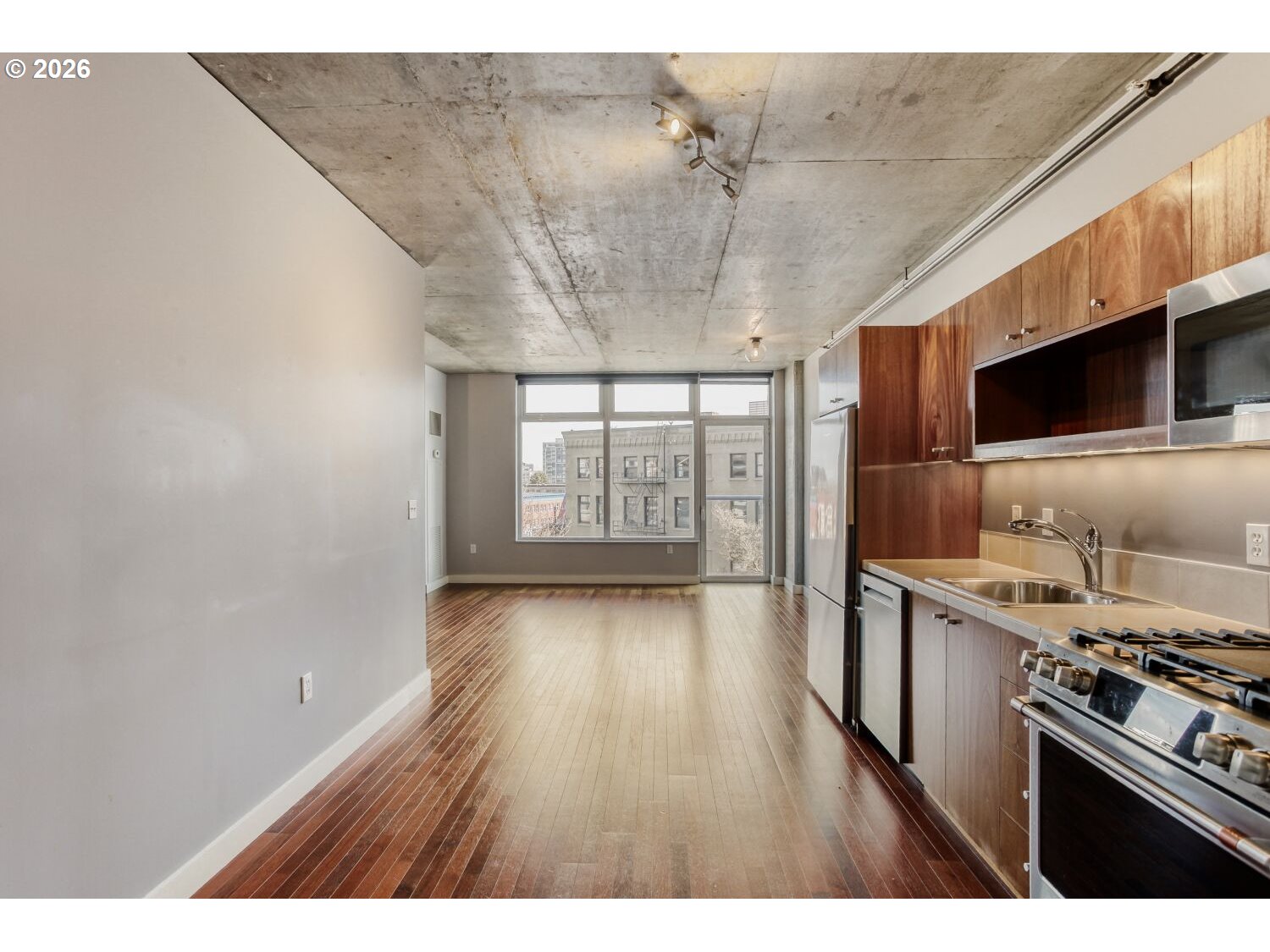 1926 W BURNSIDE ST 311