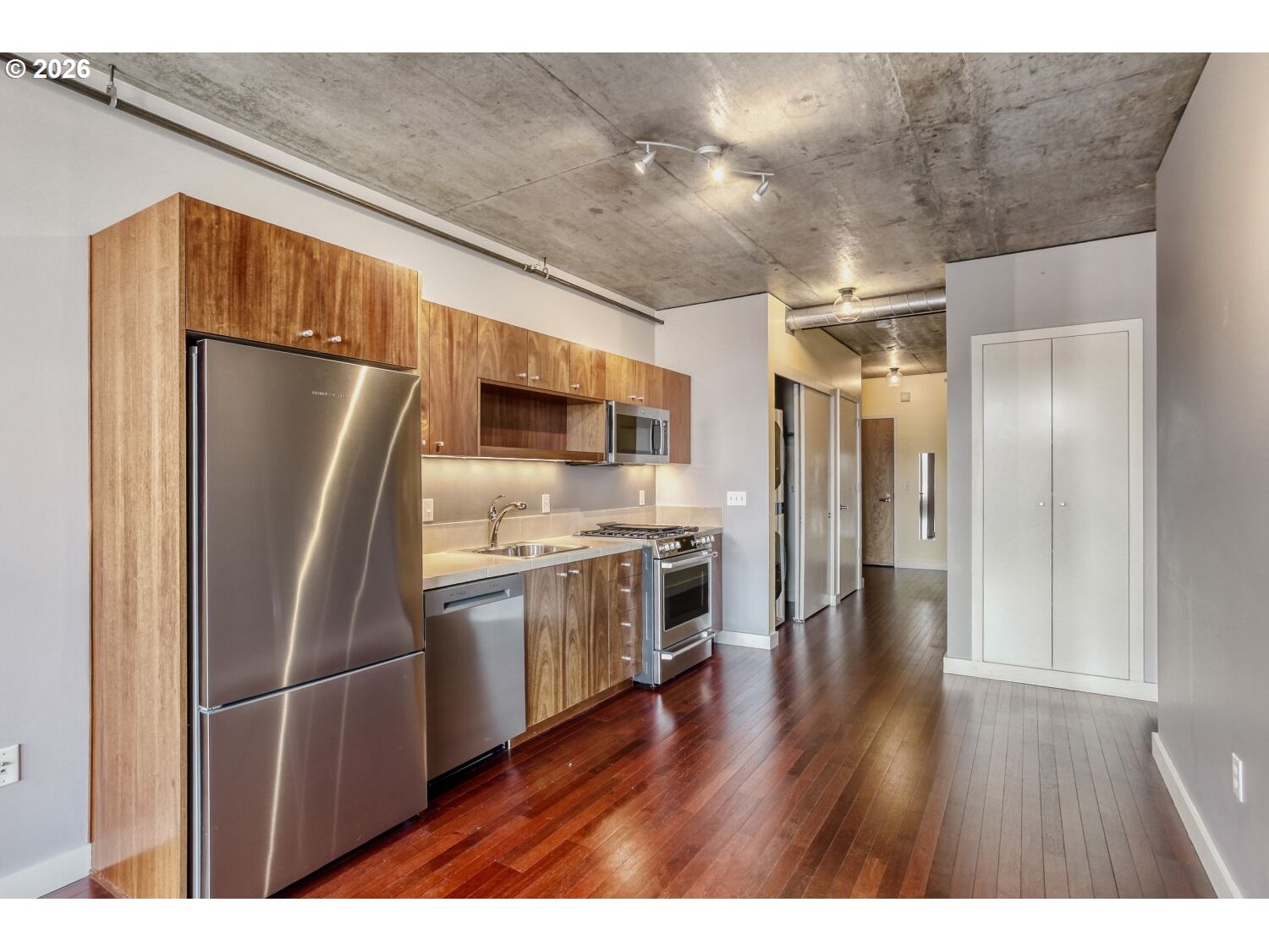 1926 W BURNSIDE ST 311