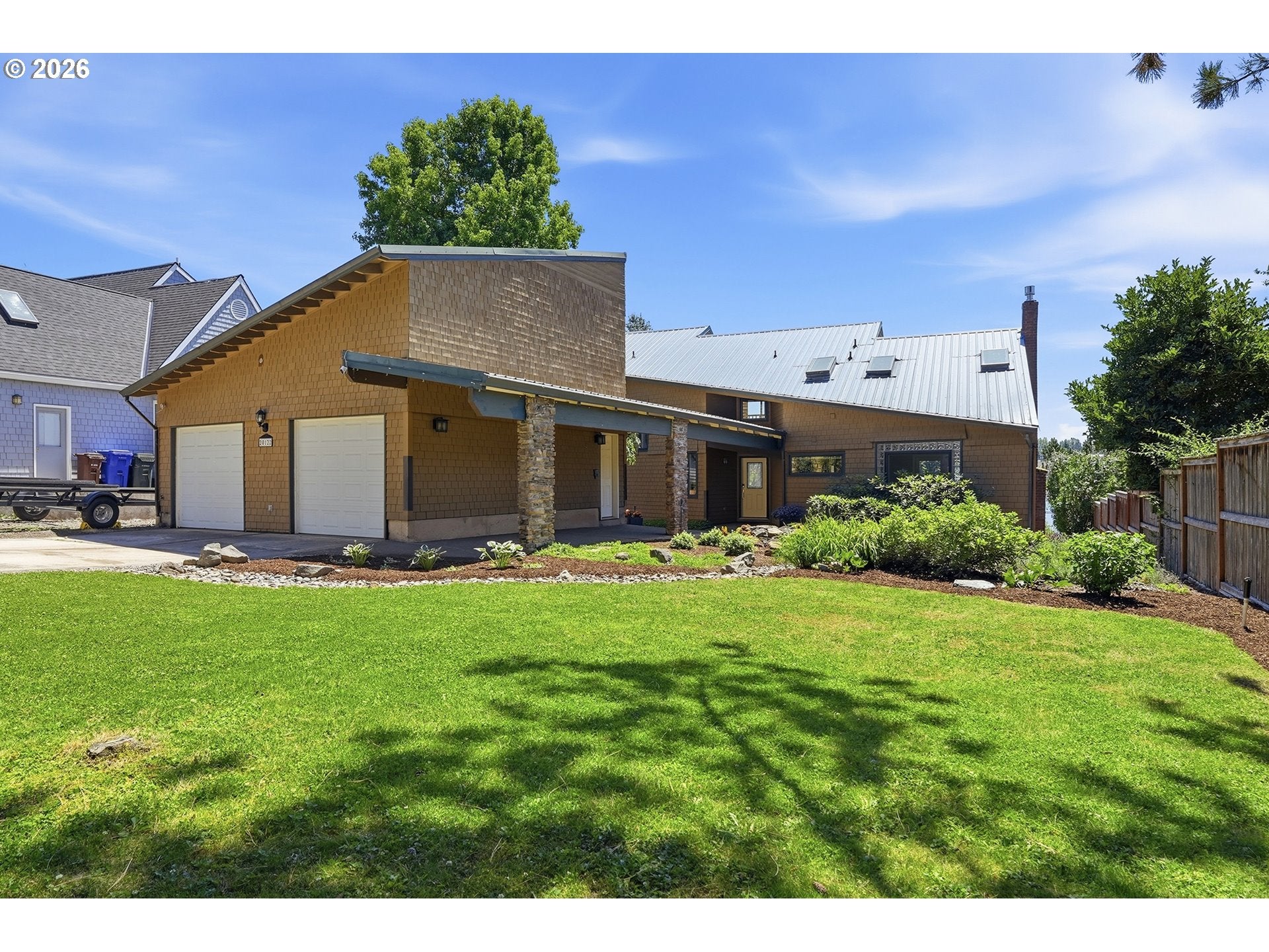20122 NE INTERLACHEN LN