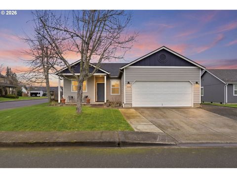 Photo of 109 Robin Ct, Creswell, OR 97426 (MLS # 780191960)
