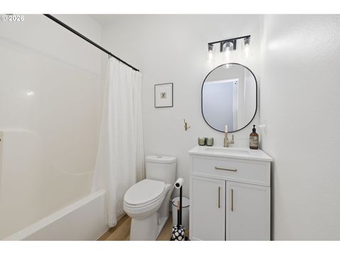 Tiny photo for 109 Robin Ct, Creswell, OR 97426 (MLS # 780191960)